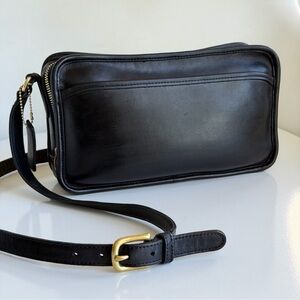 Vintage COACH Swingpack 9974 Multi-compartment Black Leather Crossbody Bag